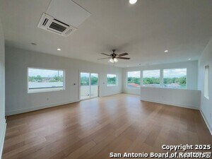 Building Photo - 2615 S Flores St