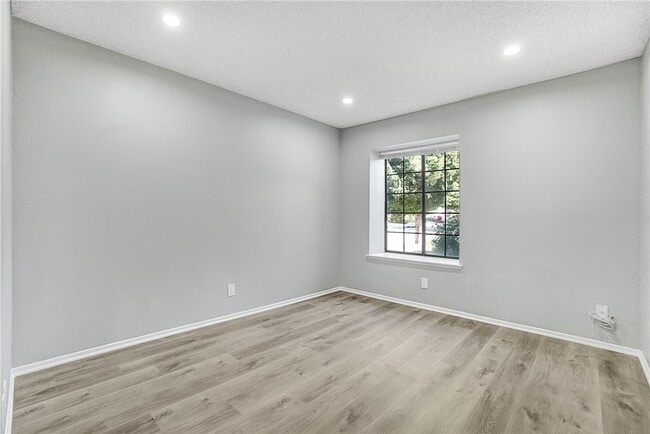Building Photo - 1721 Viridan Ave