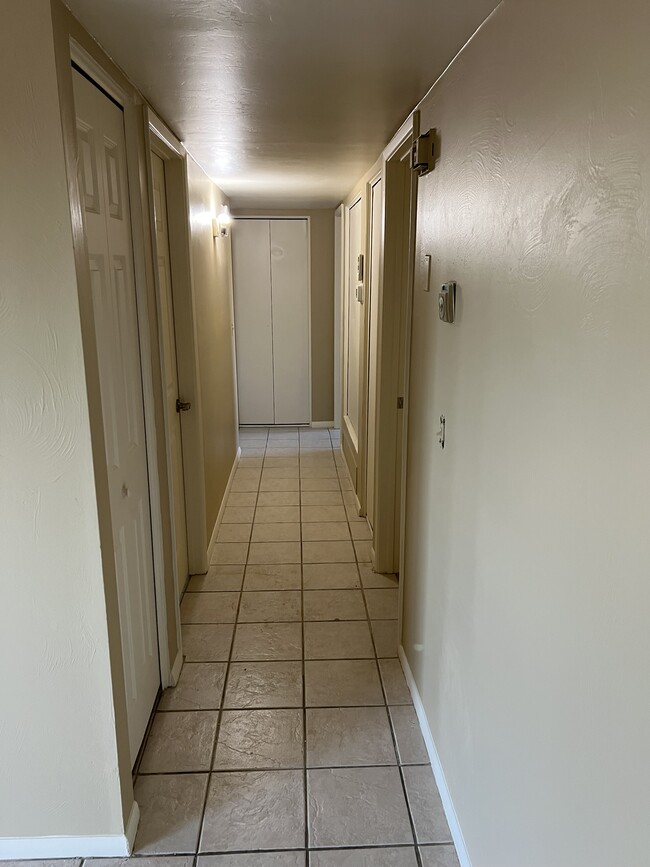 Building Photo - 2855 W Calle Ocio