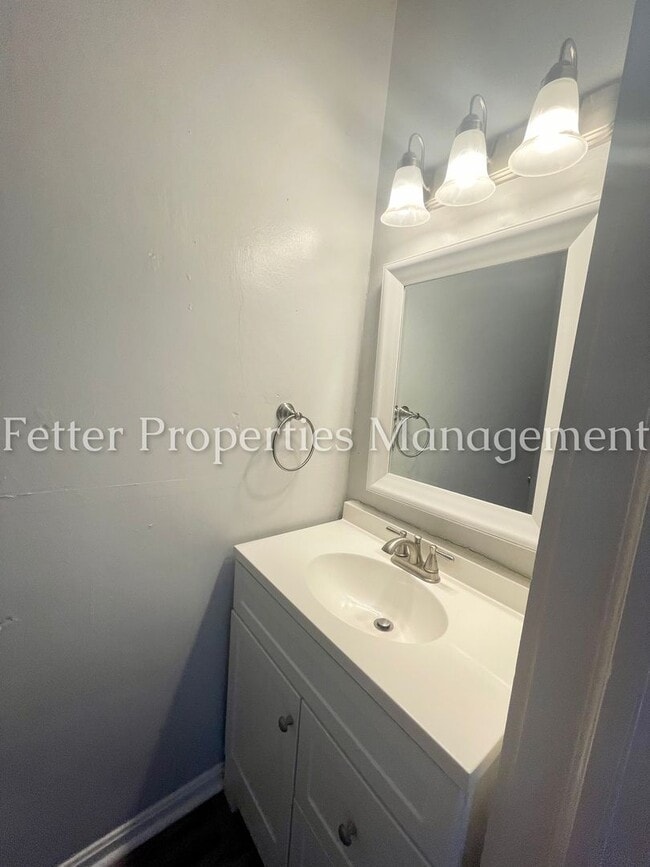 Building Photo - Spacious & Newly Renovated!!!