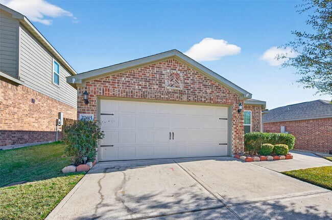 Building Photo - 22615 Harrington Field Dr