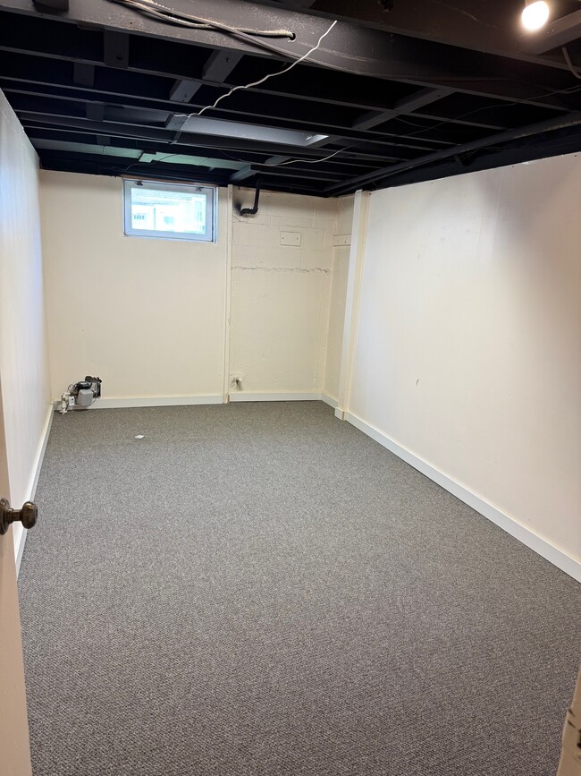 Building Photo - 1219 Tyler St