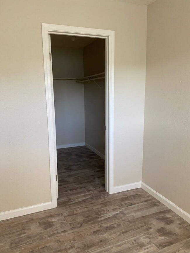 Building Photo - 427 A St