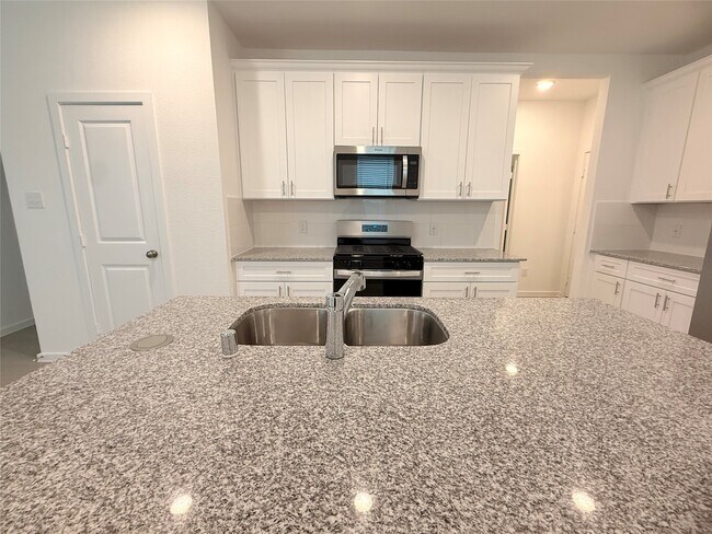 Building Photo - 24657 Monarch Forest Dr