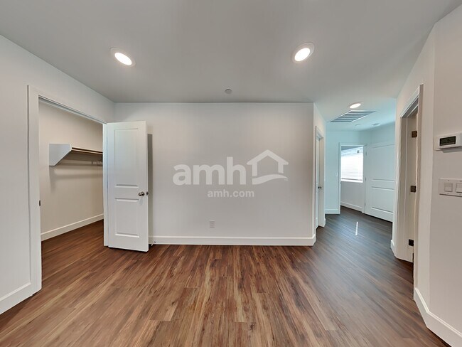 Building Photo - 283 Yasmin Daylily Place