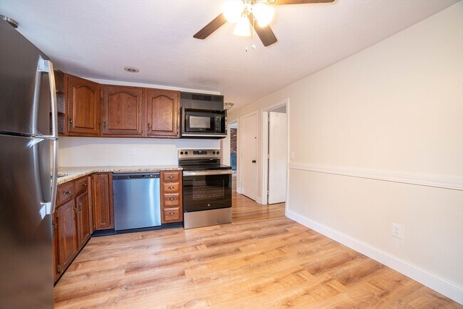 Building Photo - 6 Boston Dr