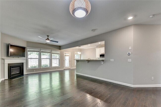 Building Photo - 7245 Heritage Oak Ct