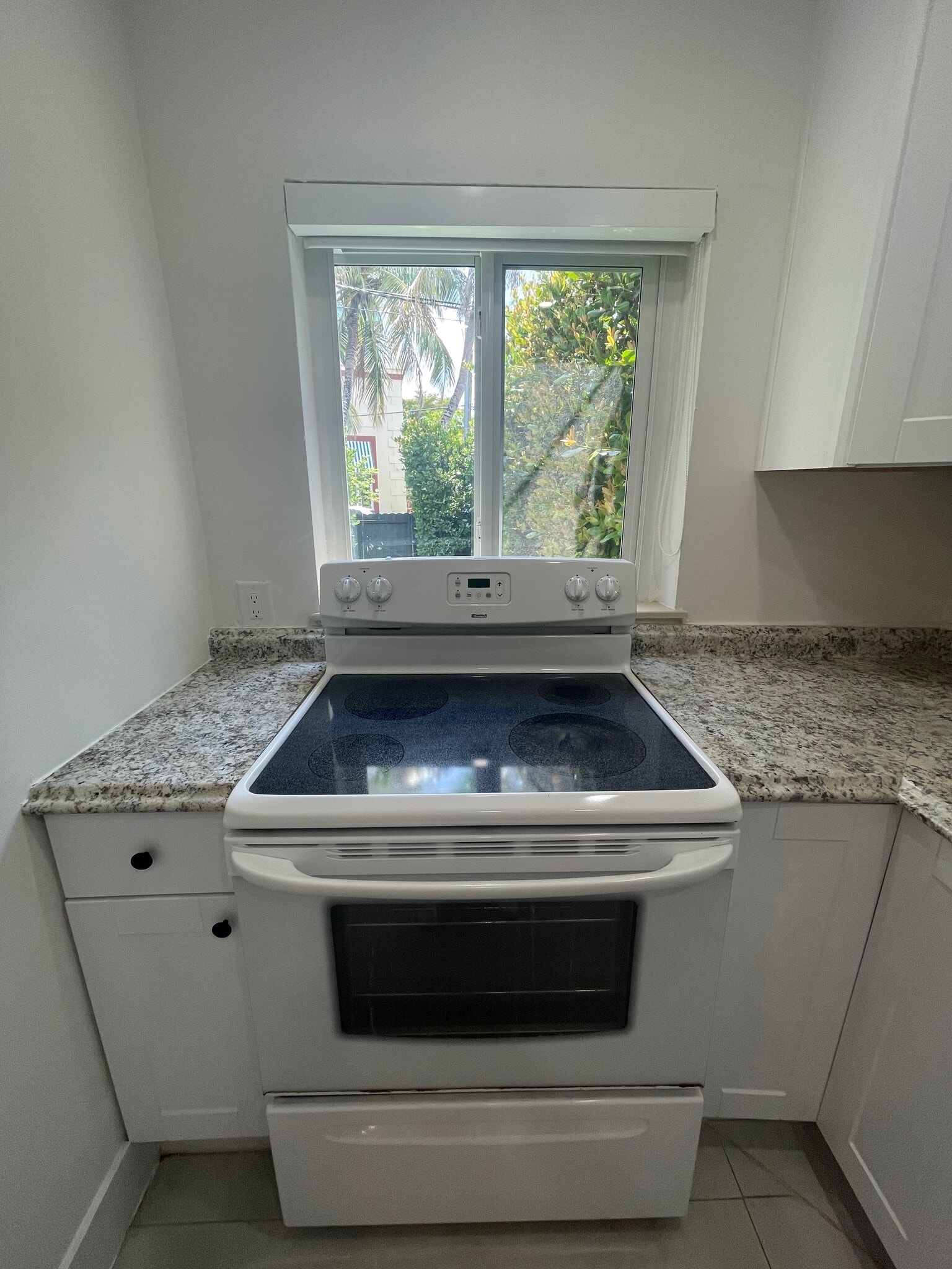 Building Photo - 2510 SW 27th St