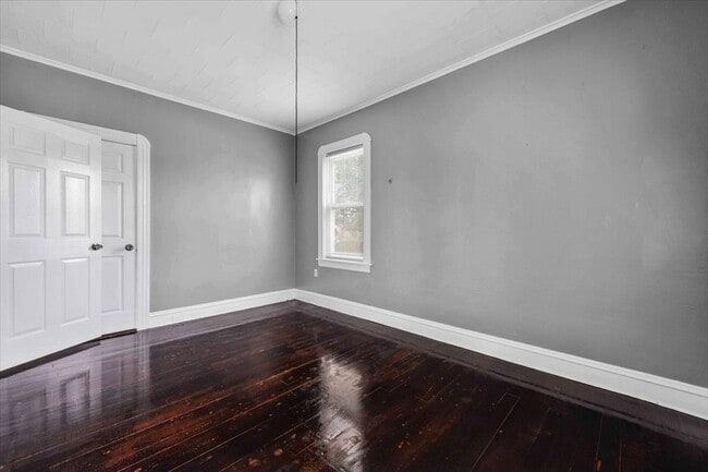 Building Photo - 646 Birch St