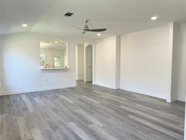 Building Photo - 5201 Bantom Woods Bend
