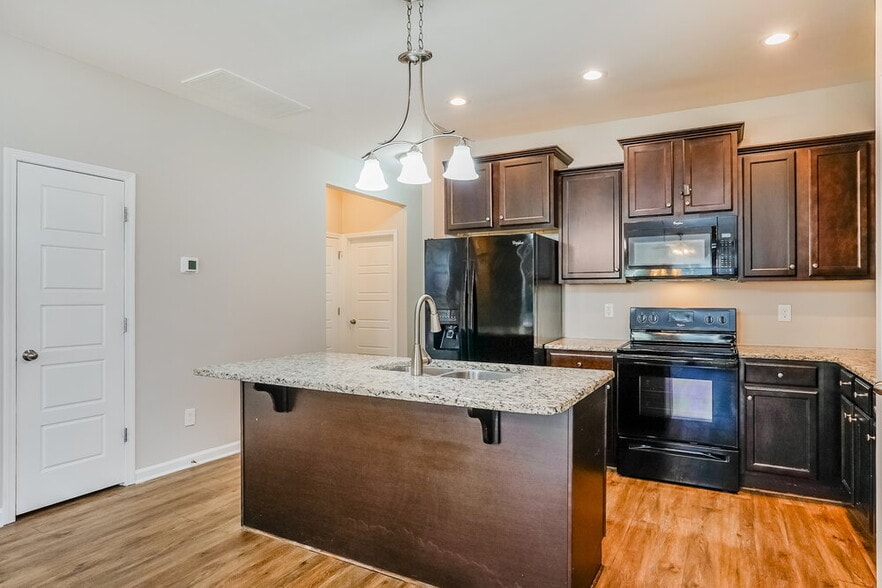 Building Photo - 53 Manito Pl