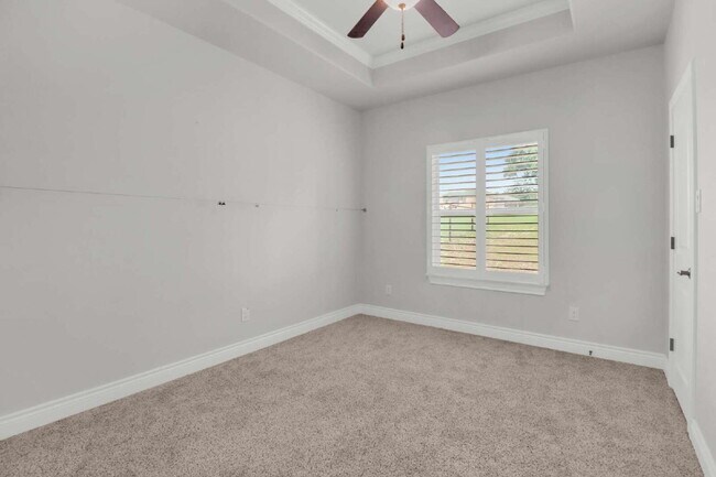 Building Photo - "Charming 4-Bed Oasis with Granite Touches & Cozy Fireplace in Floresville!"