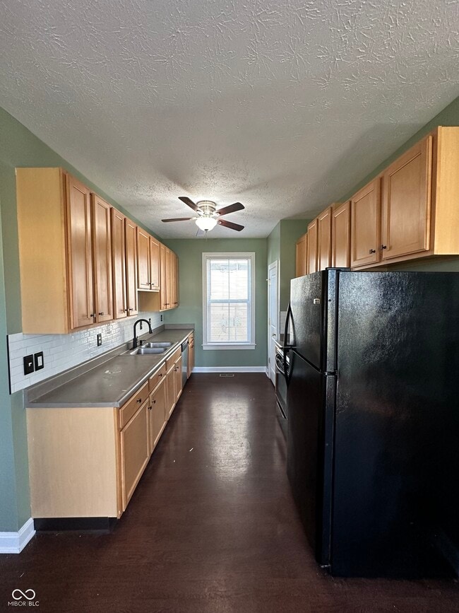 Building Photo - 549 N Belmont Ave