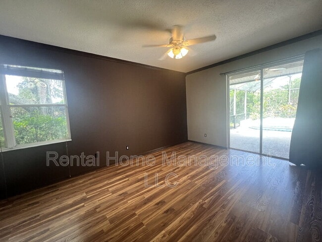 Building Photo - 10140 Pointview Ct