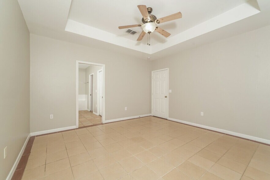 Building Photo - 6557 Shepherd Oaks Rd