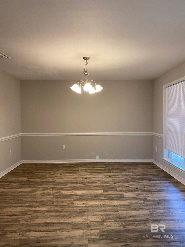 Building Photo - 25695 Argonne Dr