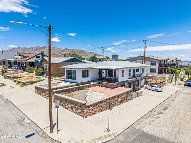 Building Photo - 1300 Randolph Dr