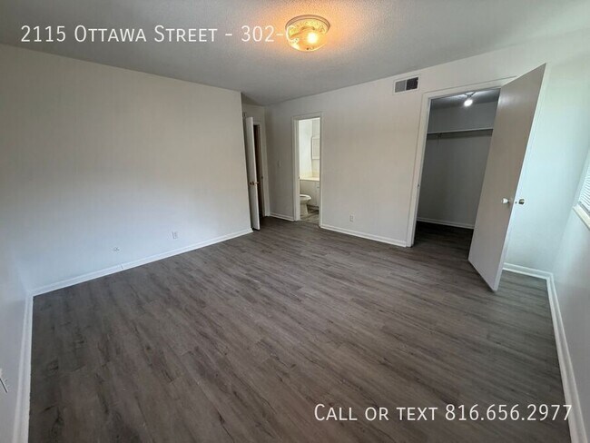 Building Photo - 2115 Ottawa St