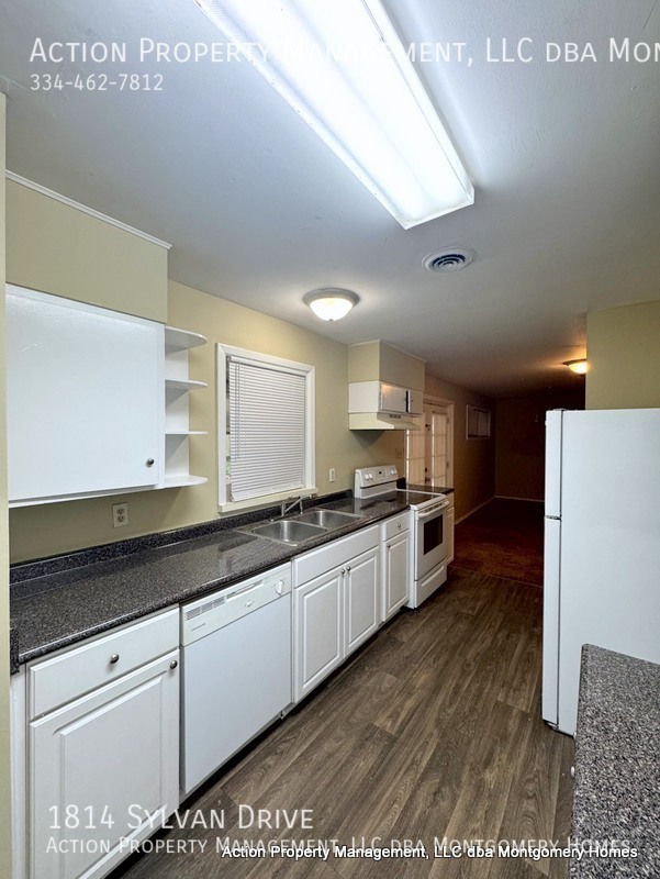 Building Photo - 1814 Sylvan Dr