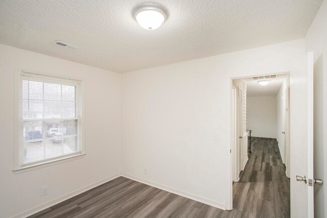 Building Photo - 108 Panamint Dr