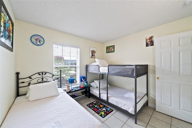 Building Photo - 3016 Bloomsbury Dr