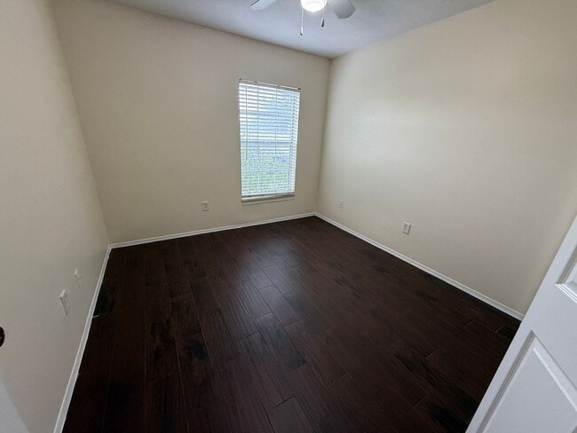 Building Photo - 2 Bed/2 Bath 1st Floor condo at Lancelot W...