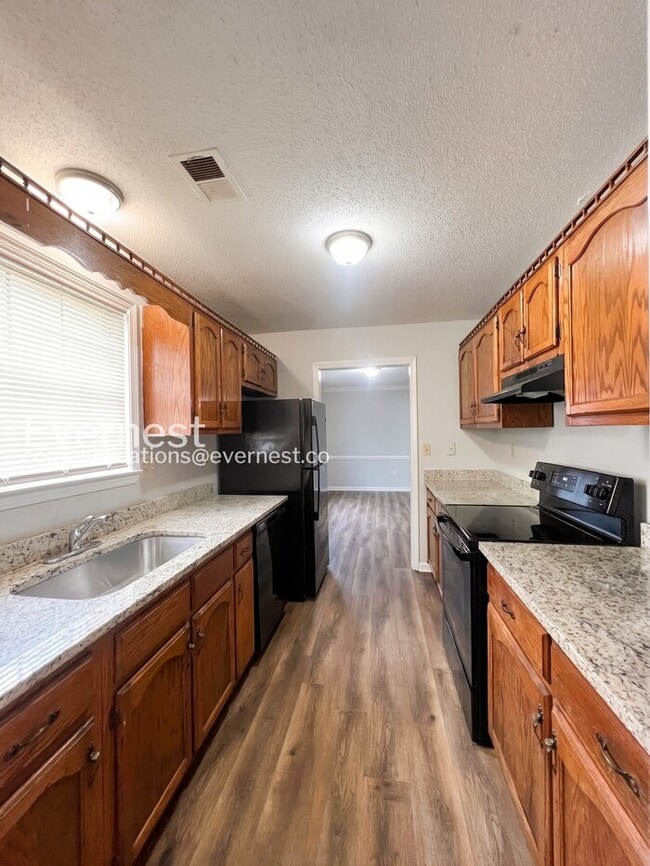 Building Photo - 3285 Edenshire Ln