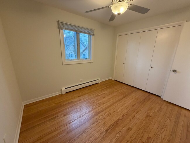 Building Photo - 84 W Belvidere Rd