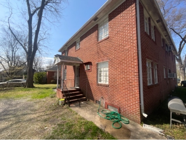 Building Photo - 224 Marshall St