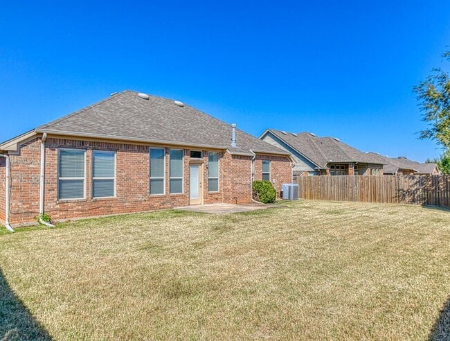 Building Photo - 18012 Andalucia Dr