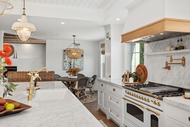 Building Photo - Luxury Ocean View Home in Sea Pointe Estates San Clemente