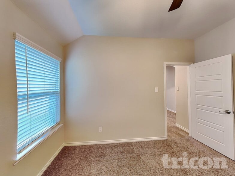 Building Photo - 256 Sunny Corner Rd