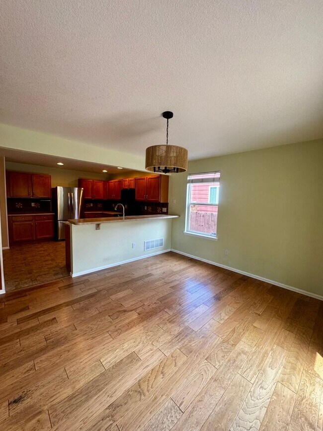 Building Photo - 3 Bedroom Home with Basement in Stetson Hills