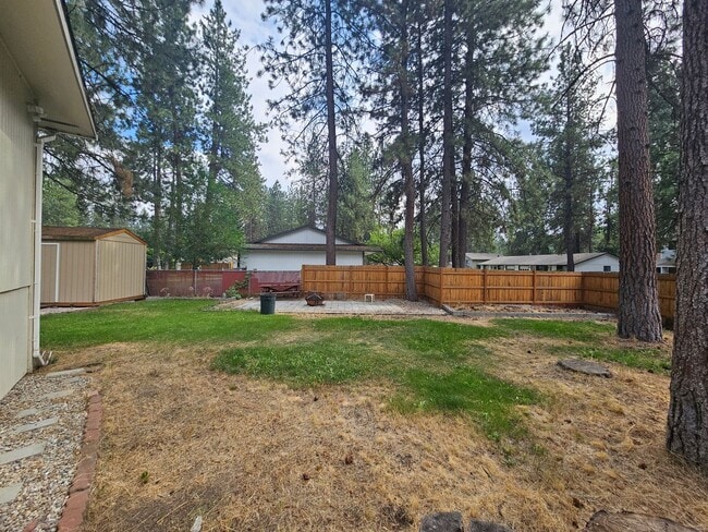 Building Photo - Beautifully Home in the Valley