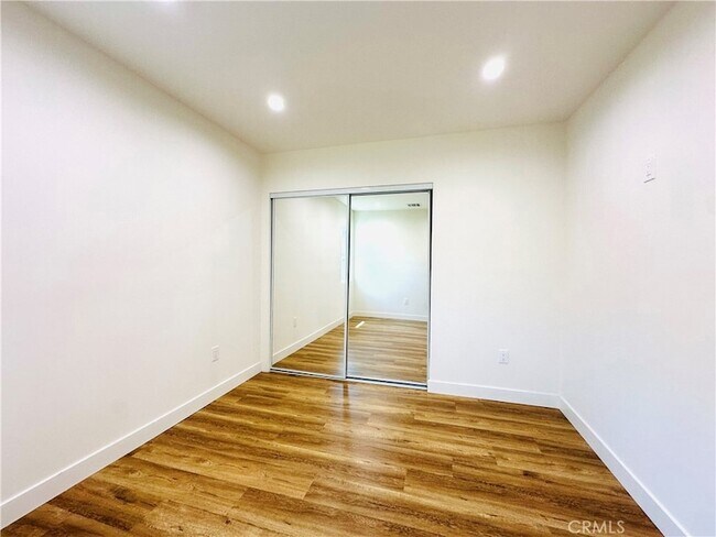 Building Photo - 11104 Oxnard St