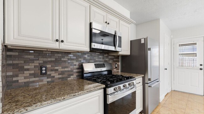 Building Photo - 4602 Garden Meadow Dr