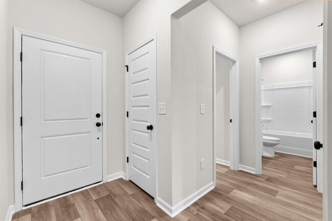 Building Photo - 1039 Harbor Dr