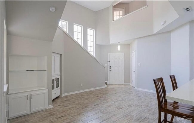 Building Photo - 22 Black Oak Ln
