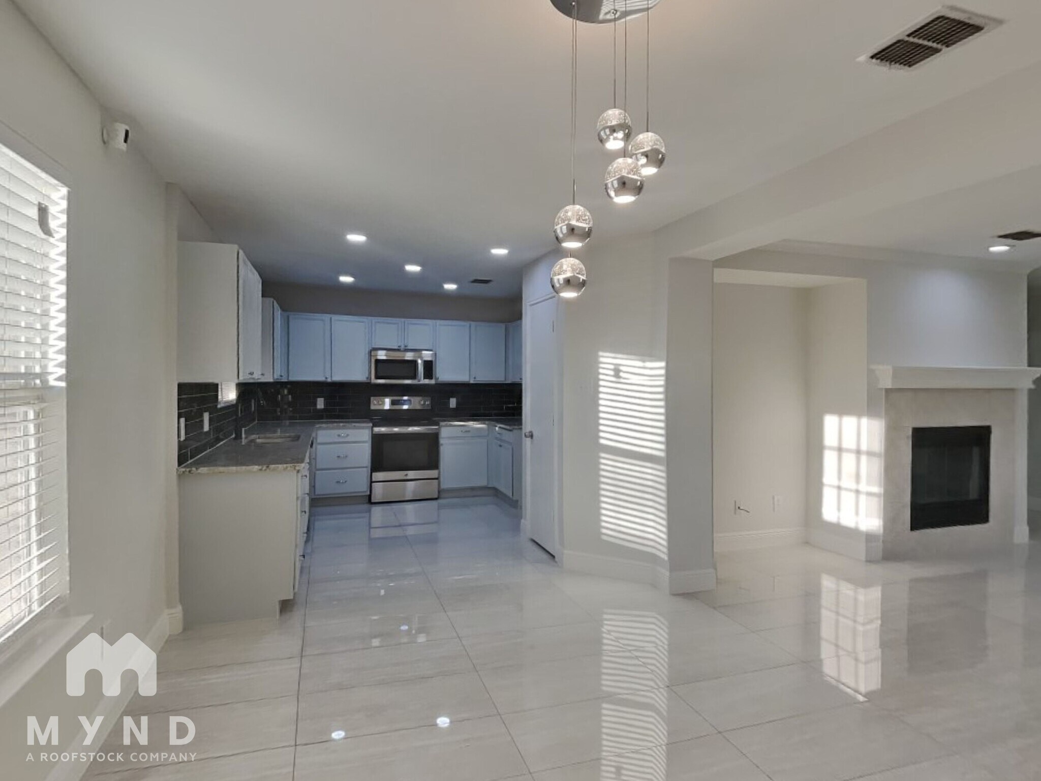 Building Photo - 1701 Haven Dr