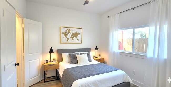 Building Photo - 4922 Hoover St