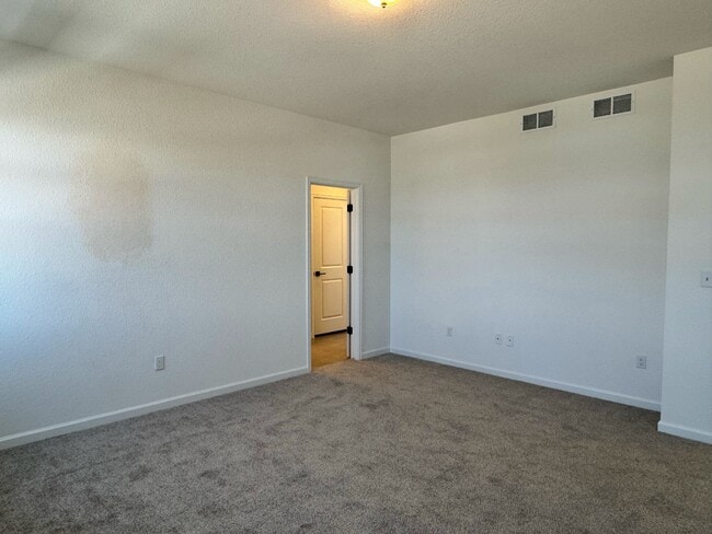 Building Photo - 5963 Sawdust Dr