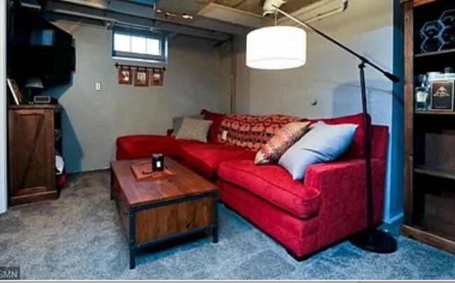 Building Photo - 1119 Van Buren Ave