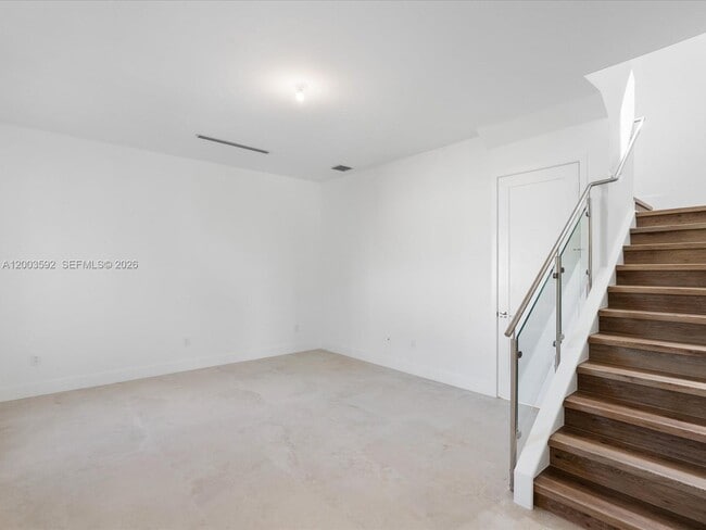 Building Photo - 19602 NE 14th Ct