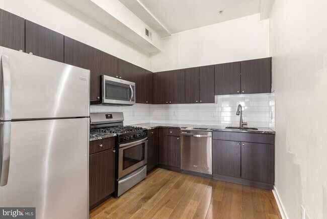 Building Photo - 2031 S Juniper St