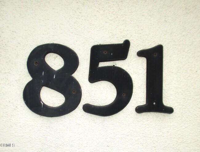 Building Photo - 851 W Crestwood Ave