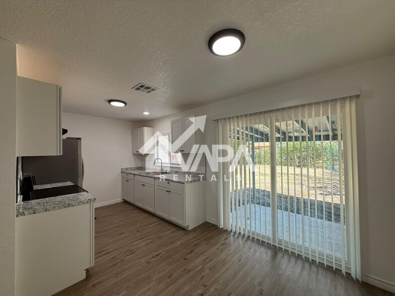 Building Photo - 9034 Oceanview Dr