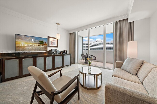 Primary Photo - 4391 Collins Ave