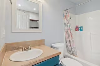 Building Photo - 763 18th St NE