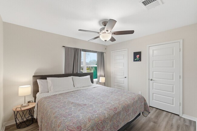 Building Photo - 5807 Ettrick Dr