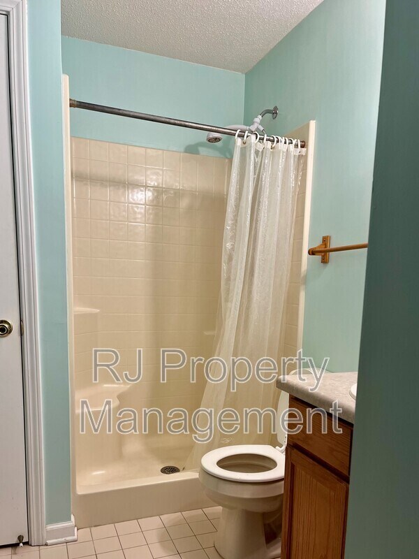 Building Photo - 5656 Encino Cove